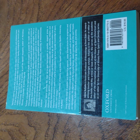 Women's Sports What Everyone Needs To Know (textbook) - Picture 3 of 4